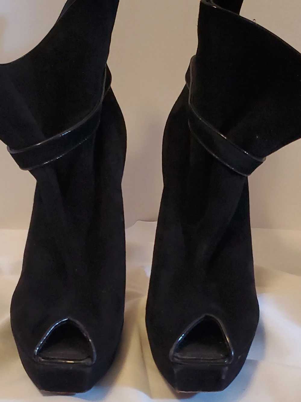 Authentic Louis Vuitton Women's Black Suede Ankle Strap Stiletto Heels Size 38.5 - Picture 3 of 16